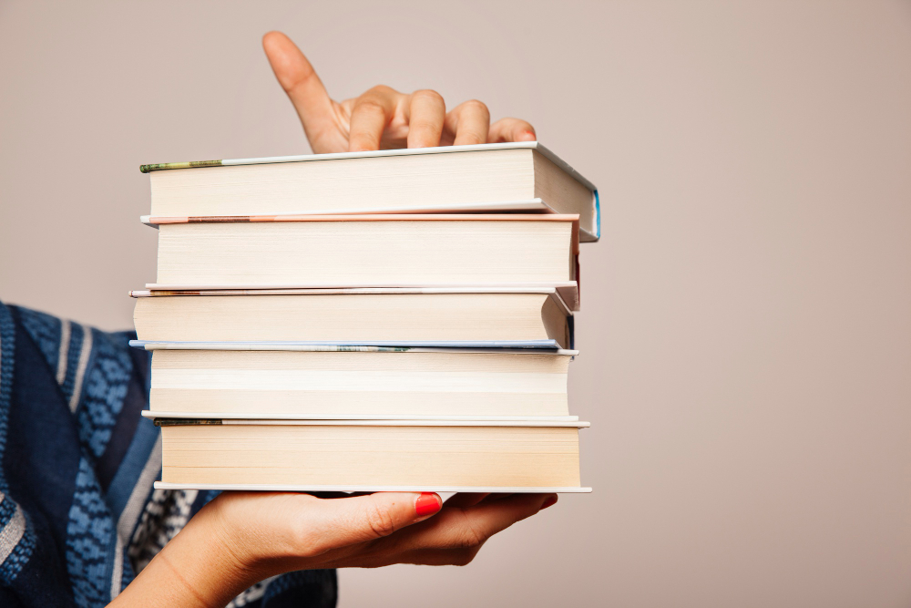 Donación de libros en colaboración con EMAUS